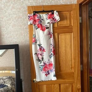 Off shoulder dress with flower print